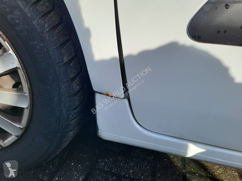 Véhicule utilitaire Peugeot 99pk