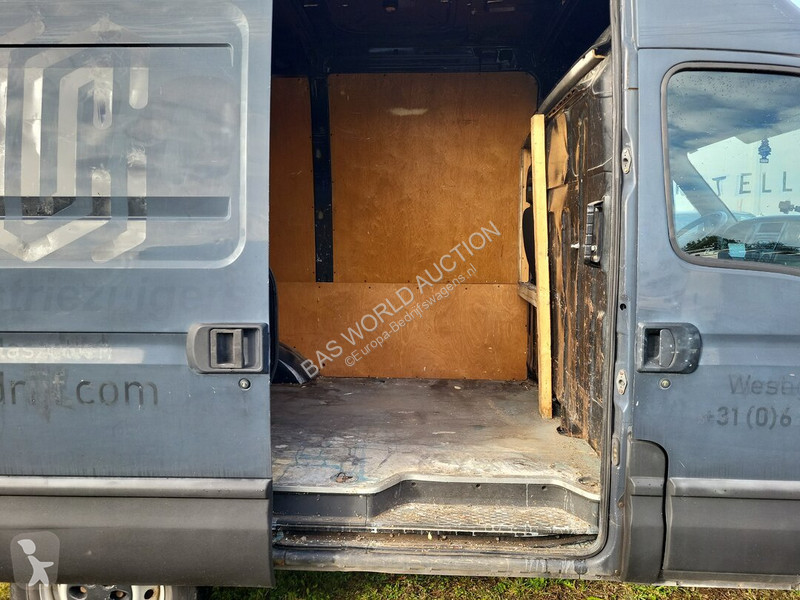 Véhicule utilitaire Iveco 29L12