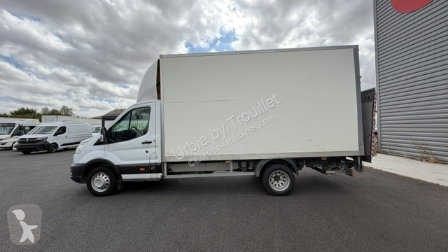 Ford 20M3 130 CV FOURGON RJ HAYON 4 VERINS 3,5...