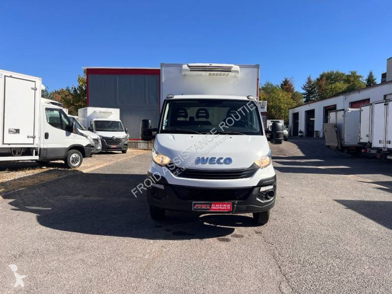 Véhicule utilitaire Iveco 35C14