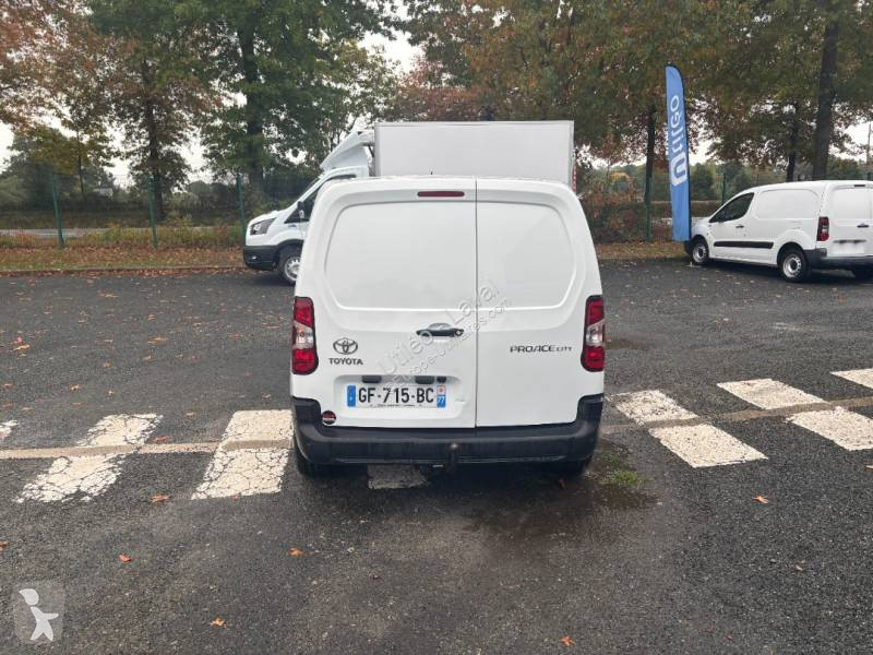 Toyota MEDIUM 1.5L 100CH D-4D van