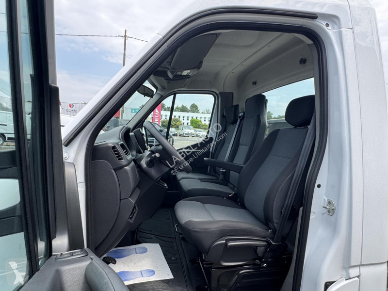 Renault MASTER DEPANNEUSE 3T5 PORTE VOITURE 2.3...