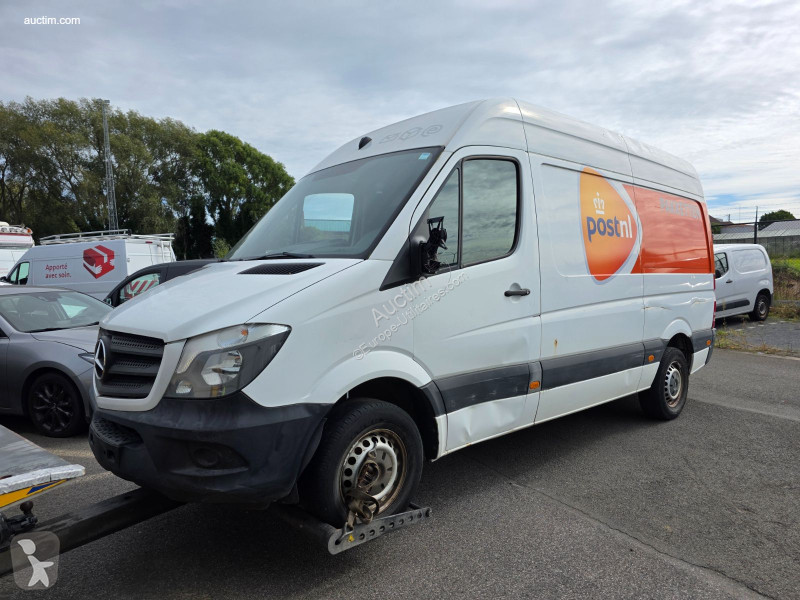 Mercedes sprinter van