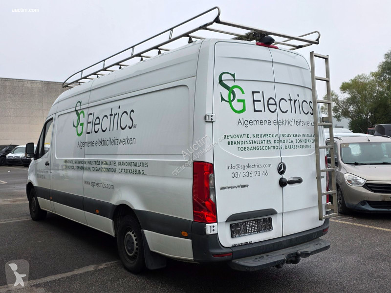 Mercedes sprinter van