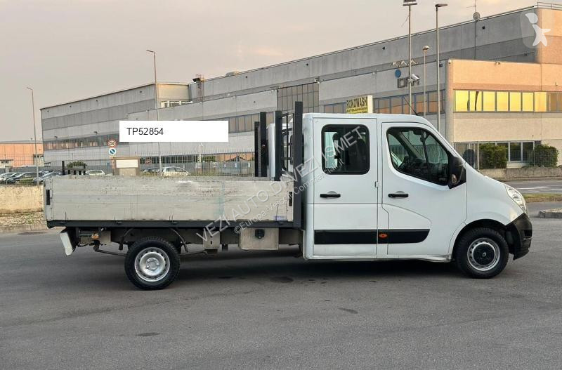 Renault master van