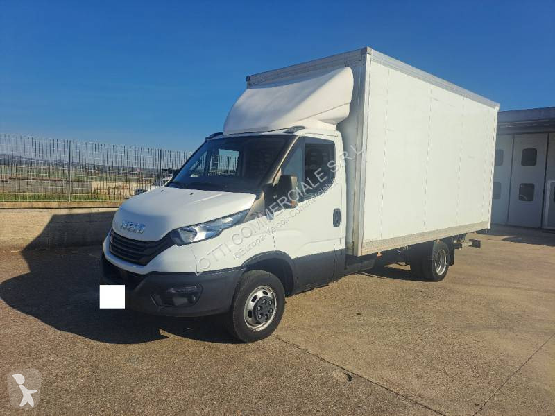 Iveco 35C18 van