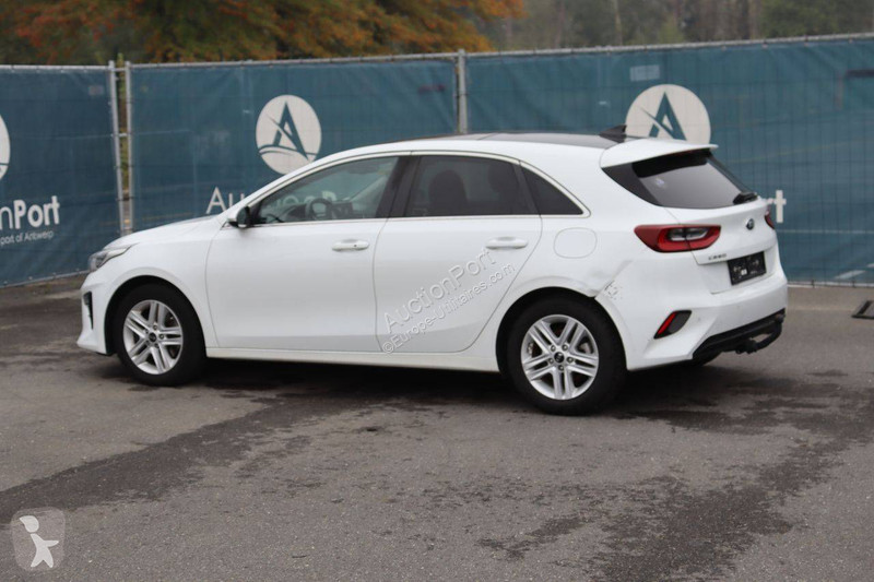 KIA  cee'd van