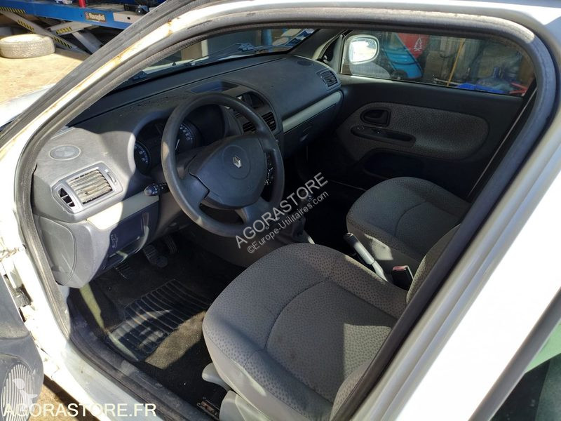 Renault CLIO van