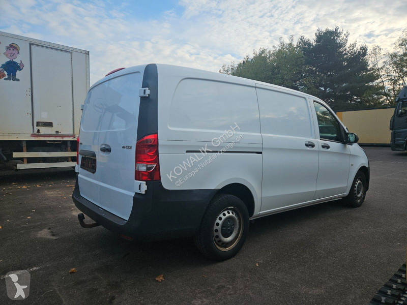 Mercedes 111 van