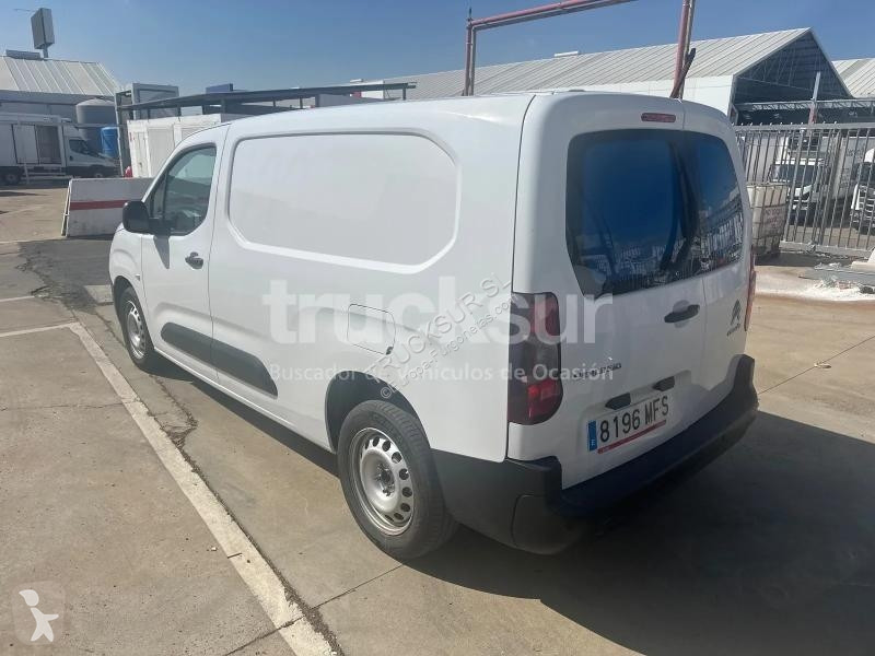Citroën BERLINGO XL van