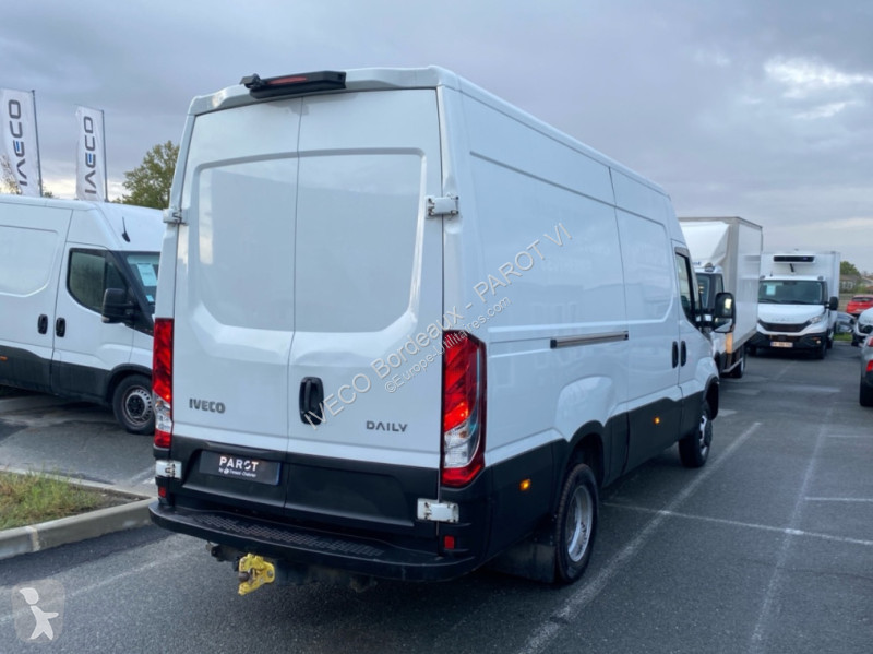 Véhicule utilitaire Iveco 35C16 V12 Tor