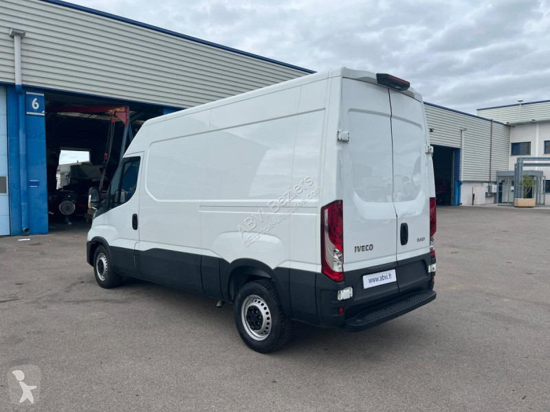 Iveco FOURGON 11M3 140CV CAMERA CARPLAY CLIM...