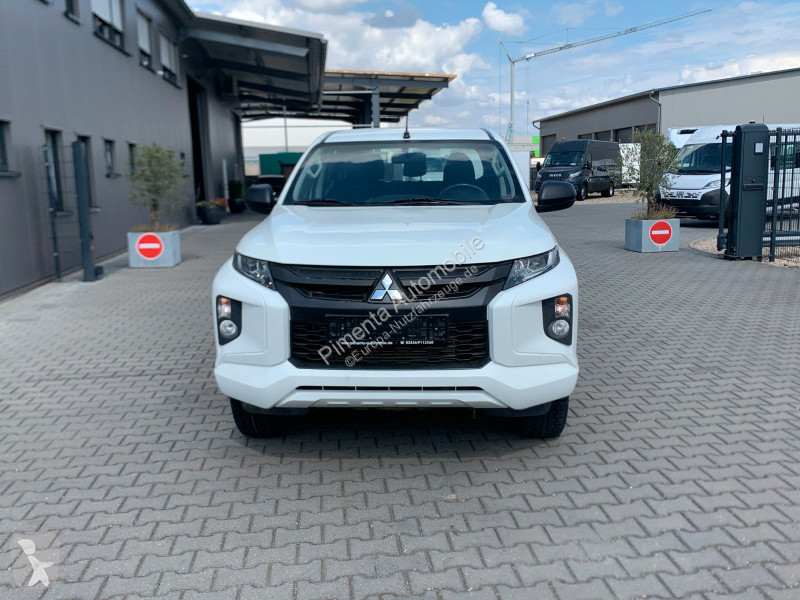 Mitsubishi M-PRO 4x4 AHK 3,1t 220DI-D 5Sitzer...