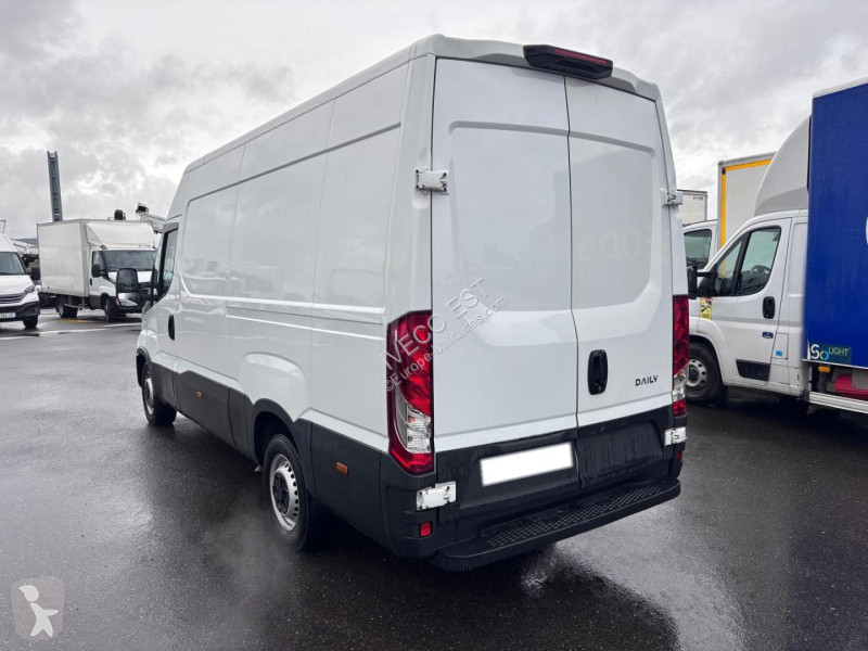 Varevogn Iveco 35S Fg 35S14 V12 - FOURGON 12 M3...