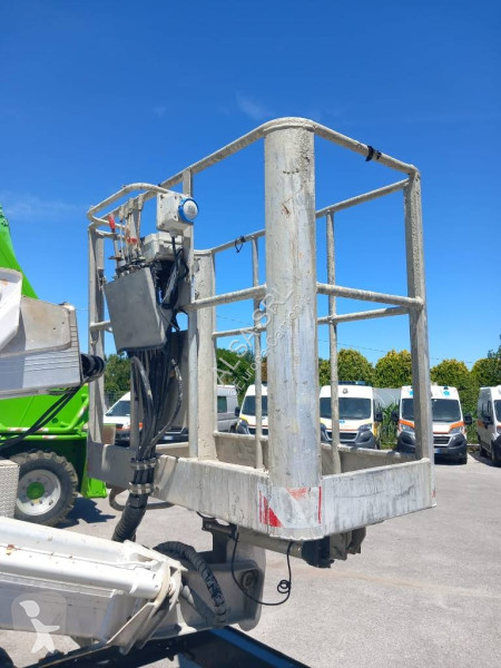 Bedrijfswagen Isuzu hx195