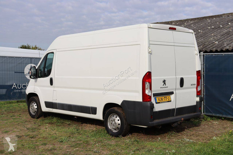 Véhicule utilitaire Peugeot