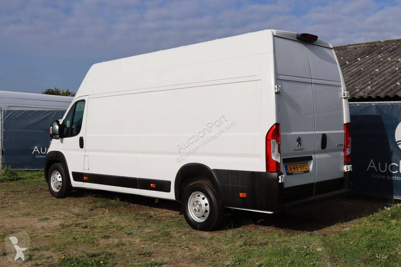 Véhicule utilitaire Peugeot