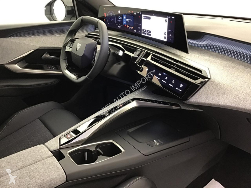 Véhicule utilitaire Peugeot III GT 1.2i Hybrid...
