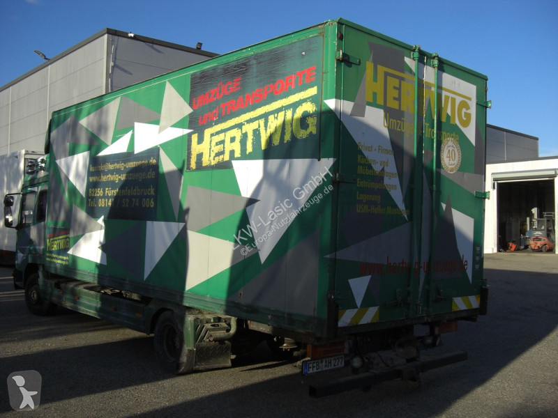 Bedrijfswagen Mercedes 823L