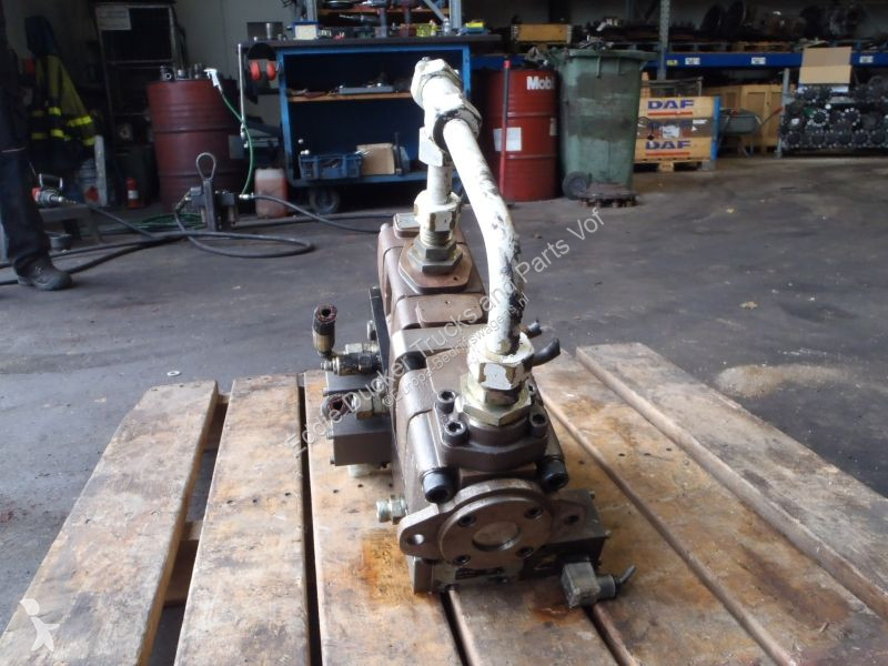 Furgoneta  QXT42-025 BUCHER HYDRAULIC PUMP