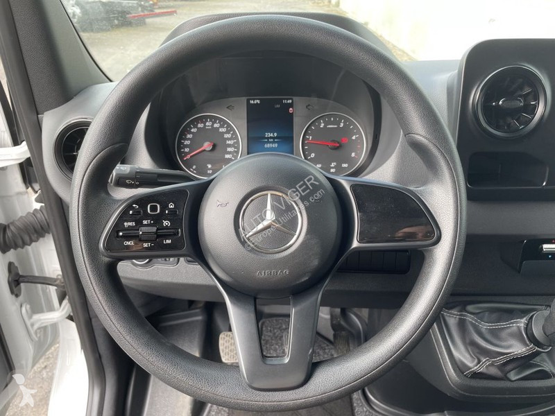Véhicule utilitaire Mercedes 514...