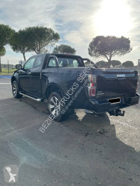 Véhicule utilitaire Isuzu