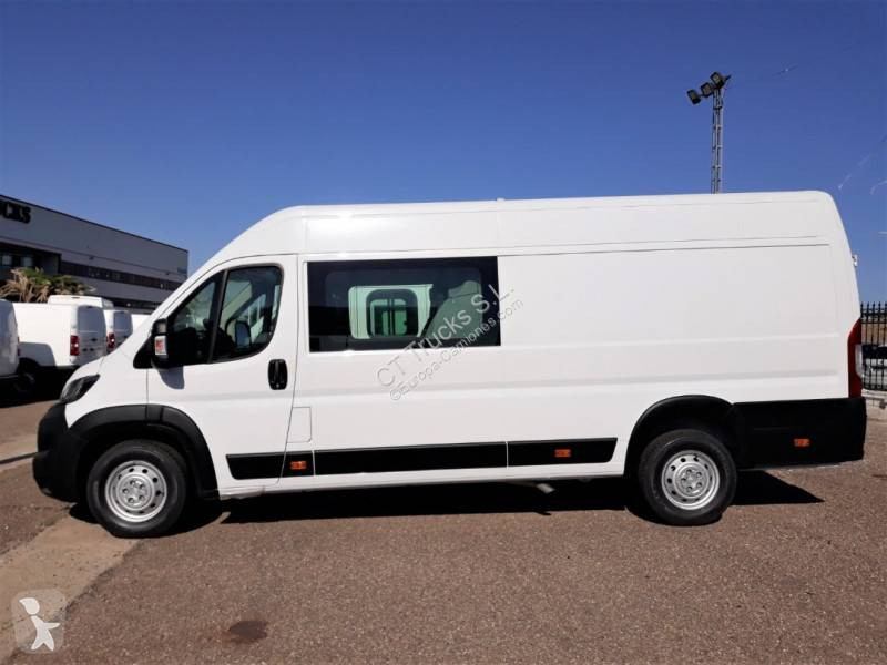Véhicule utilitaire Peugeot