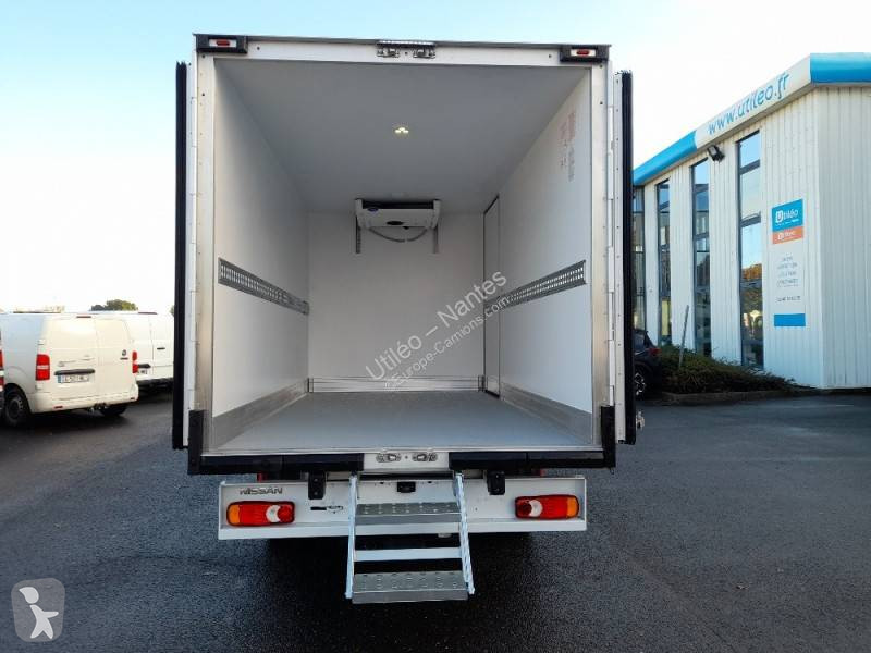 Véhicule utilitaire Nissan