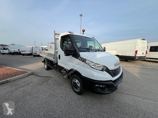 Véhicule utilitaire Iveco DAILY 35C14H p 3450...