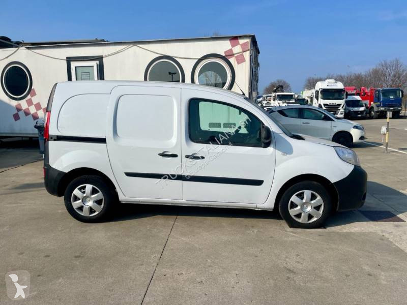 Furgoneta Nissan