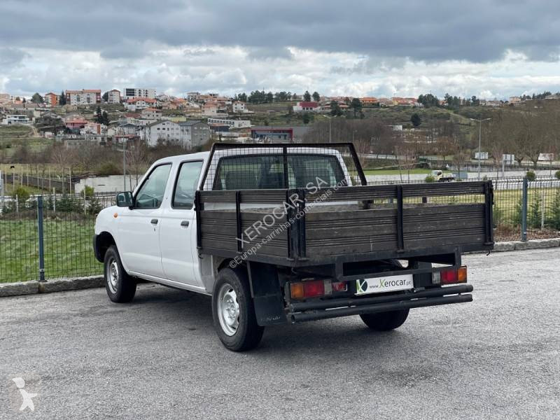 Véhicule utilitaire Nissan 2.5 DI