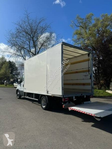 Véhicule utilitaire Iveco