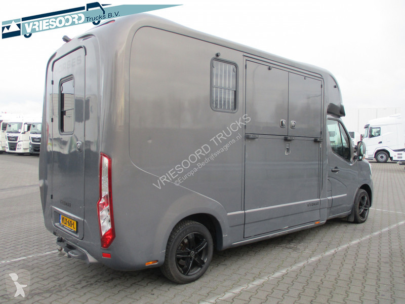 Bedrijfswagen Renault paardenwagen KRISMAR