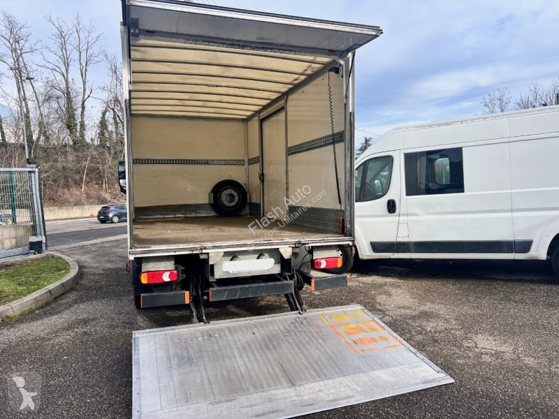 Kamion Renault RENAULT D CAISSE 20M3 3.0L 177...