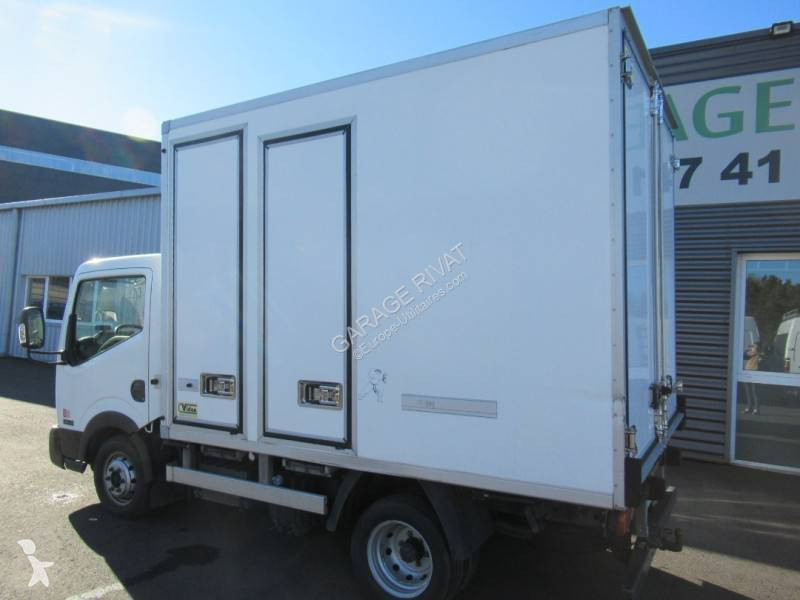 Véhicule utilitaire Nissan