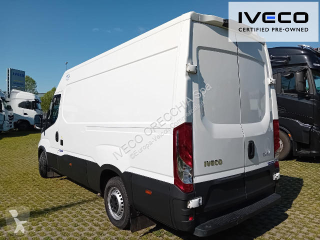 Autoutilitară Iveco Daily 35S16