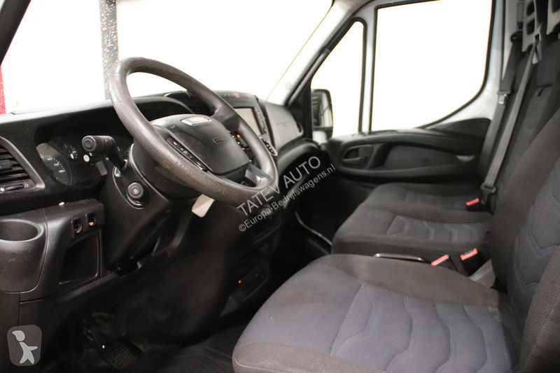 Autoutilitară Iveco 35S14V 2.3 352 L2H2 Iveco...