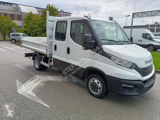 Véhicule utilitaire Iveco DAILY 35C14 D...
