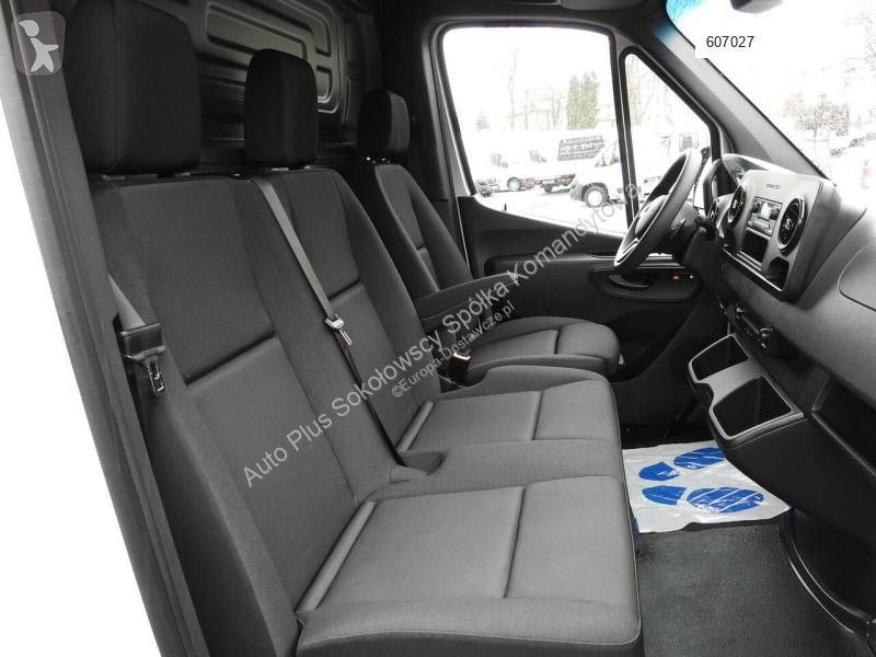 Véhicule utilitaire Mercedes ESPRINTER NOWY...