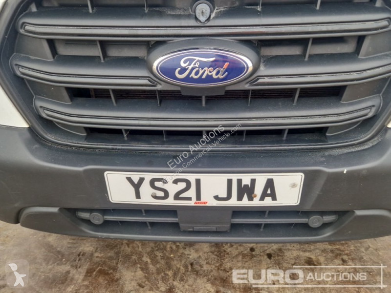 Véhicule utilitaire Ford 350