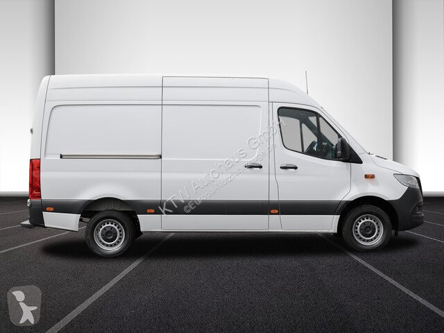 Véhicule utilitaire Mercedes 317 CDI...