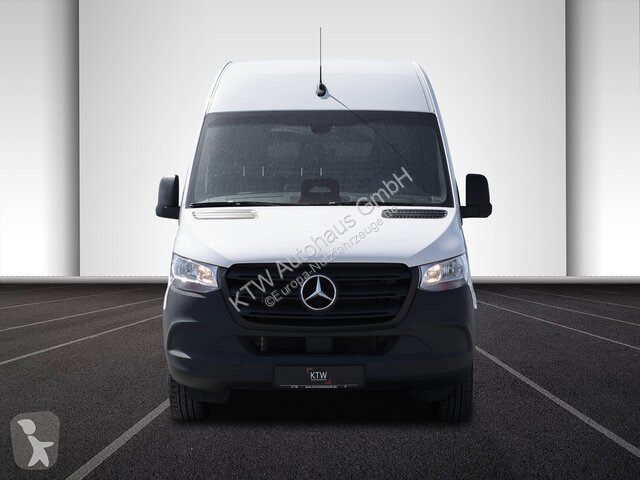 Autoutilitară Mercedes 317...