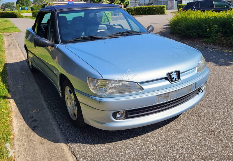 Véhicule utilitaire Peugeot Cabriolet 1.6...