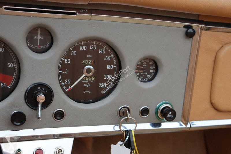Véhicule utilitaire Jaguar 150 DHC