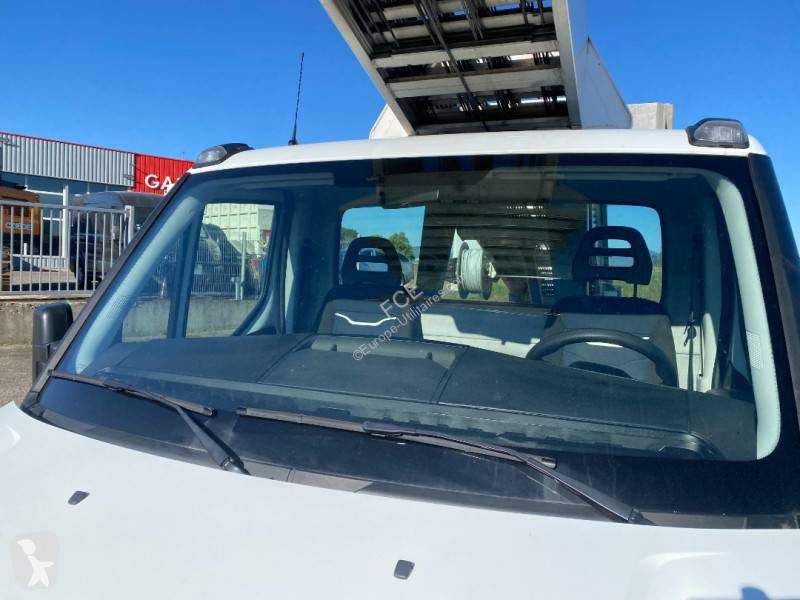 عربة نفعية Iveco