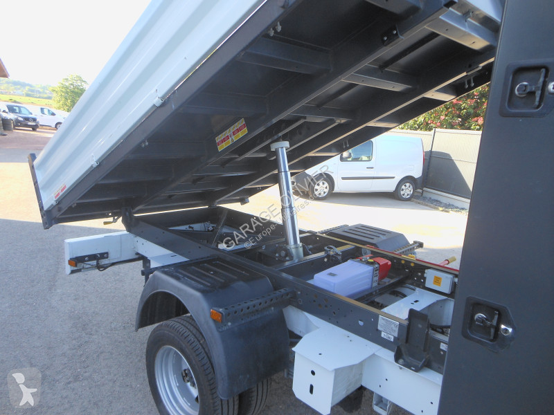 Véhicule utilitaire Renault Châssis Cabine...