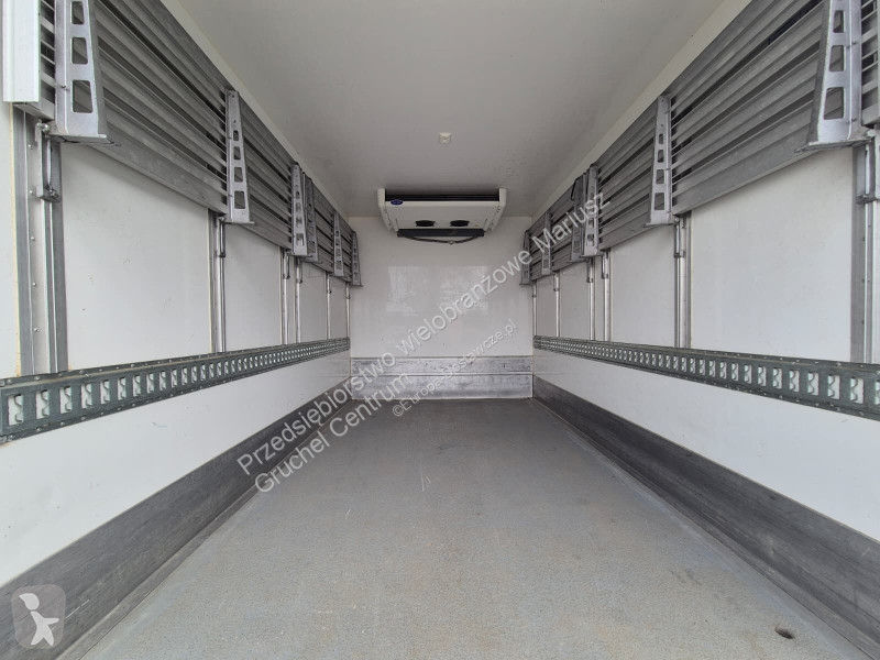 Лекотоварен автомобил Renault Master 2.3 -...