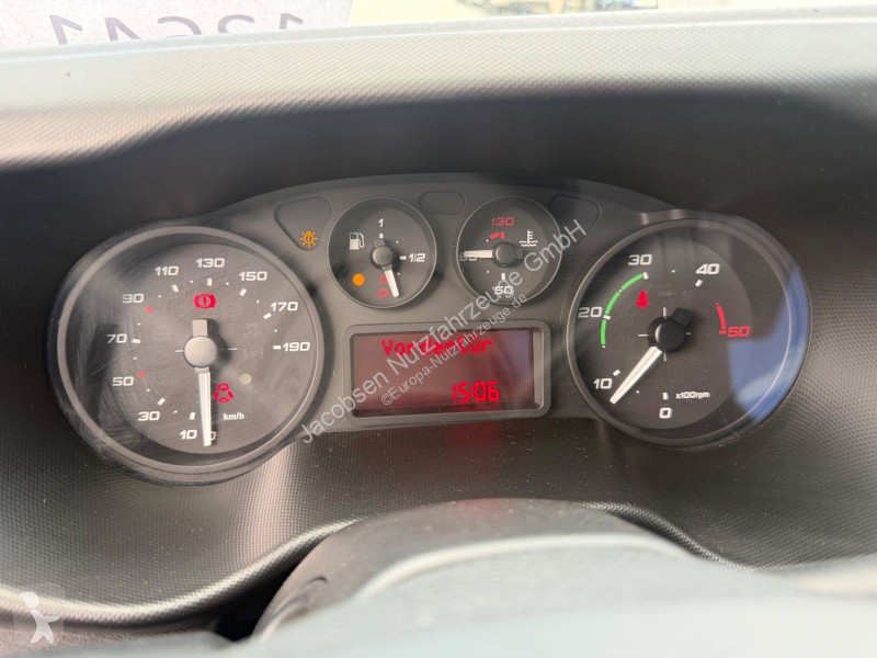 عربة نفعية Iveco 40c17 + Veldhuizen P33-2...
