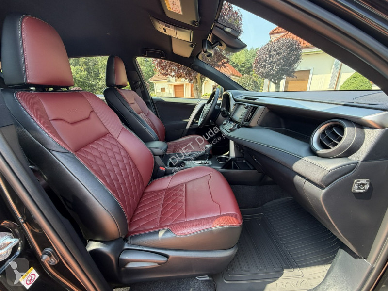 Samochód dostawczy Toyota RAV-4