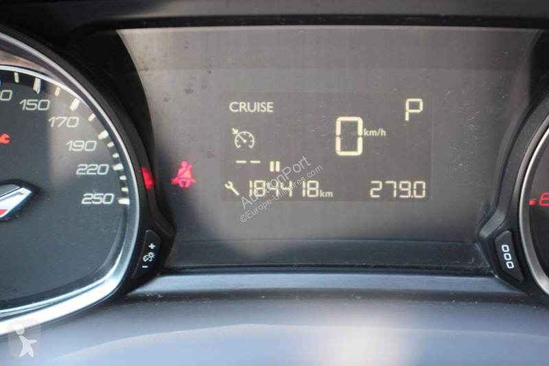 عربة نفعية Peugeot